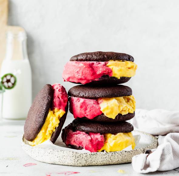 Eis-Sandwiches in Deutschland-Optik