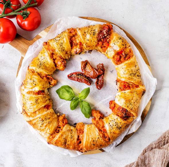 Einfacher Hähnchen-Auflauf mit Blätterteig-Knusper-Topping | ZauberMix