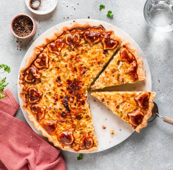 Knuspriger Blätterteig-Pizzakranz | ZauberMix