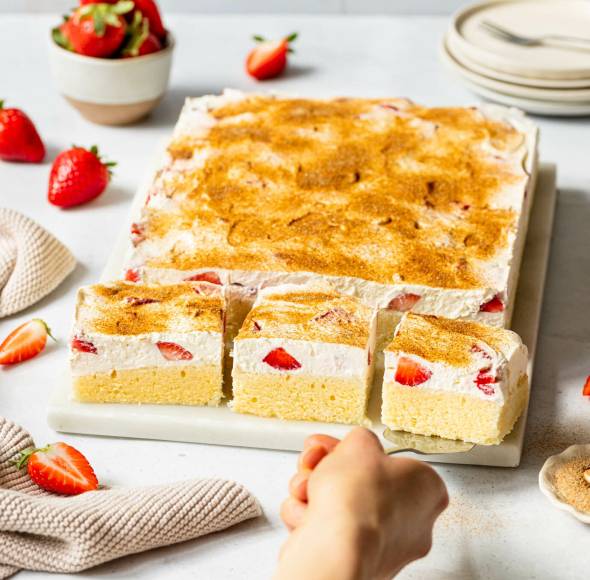 Fantakuchen mit Erdbeeren