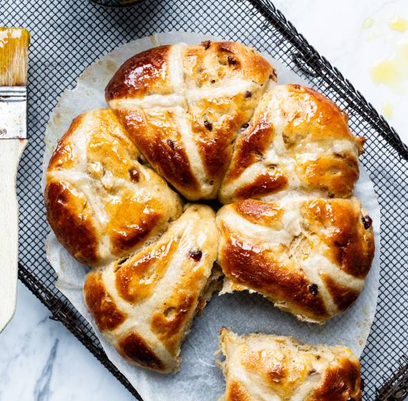 Heißwecken aus Briocheteig