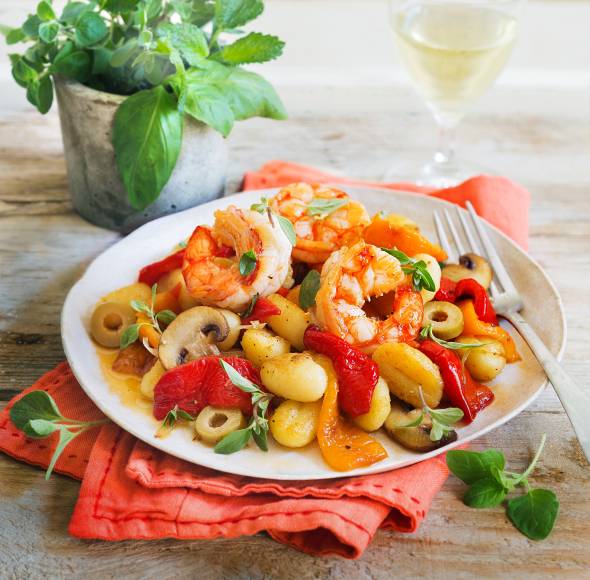 Gnocchi-Antipasti-Salat mit Garnelen