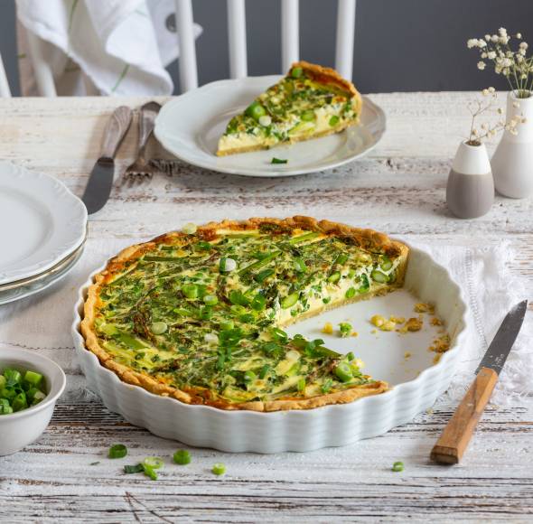 Grüne Frühlingsquiche mit Spargel