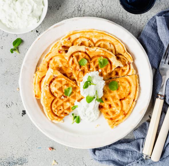 Käsewaffeln mit Jalapeñocreme