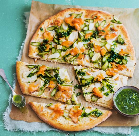 Spargelpizza mit Lachs
