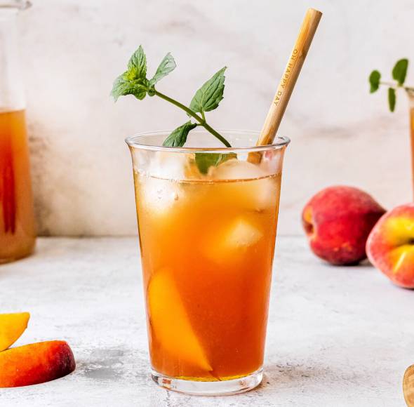 Selbstgemachter Pfirsich-Eistee