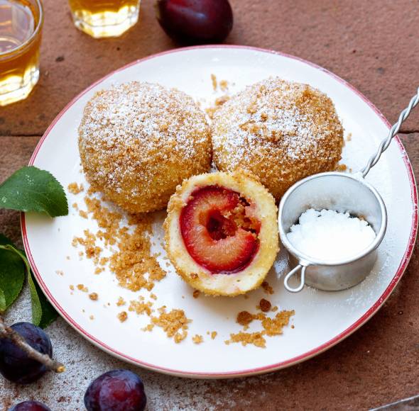 Zwetschgenknödel mit Schuss