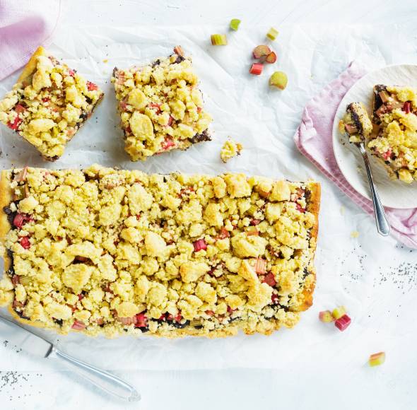 Rhabarber-Streuselkuchen mit Mohn