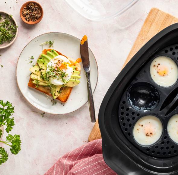 Pochiertes Ei auf Avocadobrot