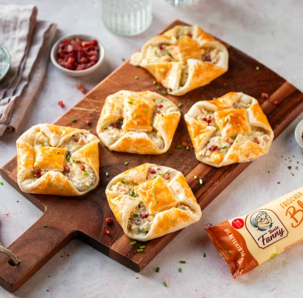 Knusprige Flammkuchen-Happen