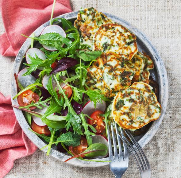 Spinatküchlein mit Salat