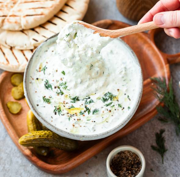 Gewürzgurken-Zaziki