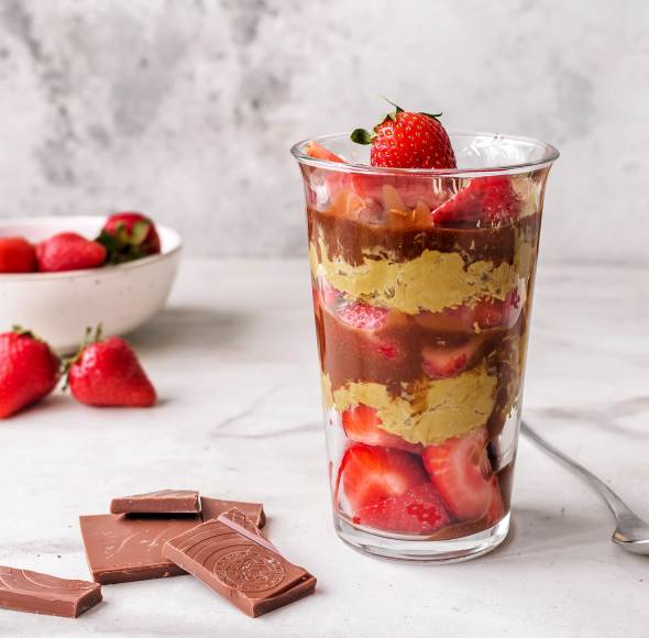 Schoko-Erdbeer-Becher Dubai Style