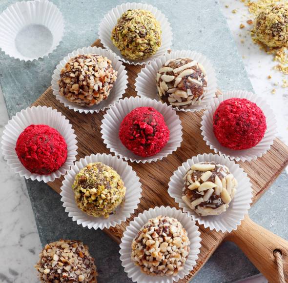 Schnelle Schokoladen-Dattel-Pralinen