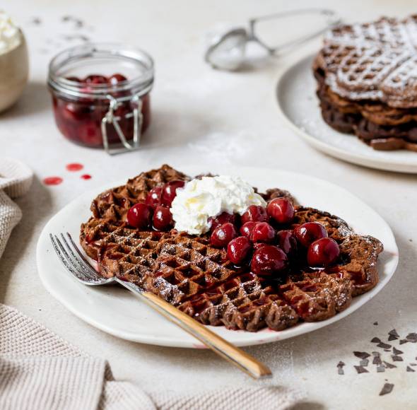Lebkuchenwaffeln mit Punsch-Kirschen
