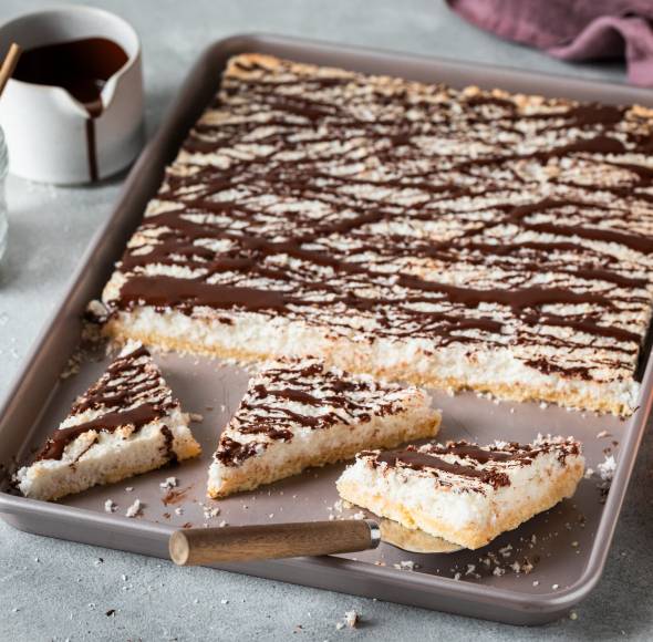 Softer Kokosmakronenkuchen vom Blech