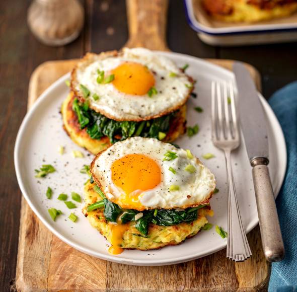 Ofen-Puffer mit Spinat und Spiegelei