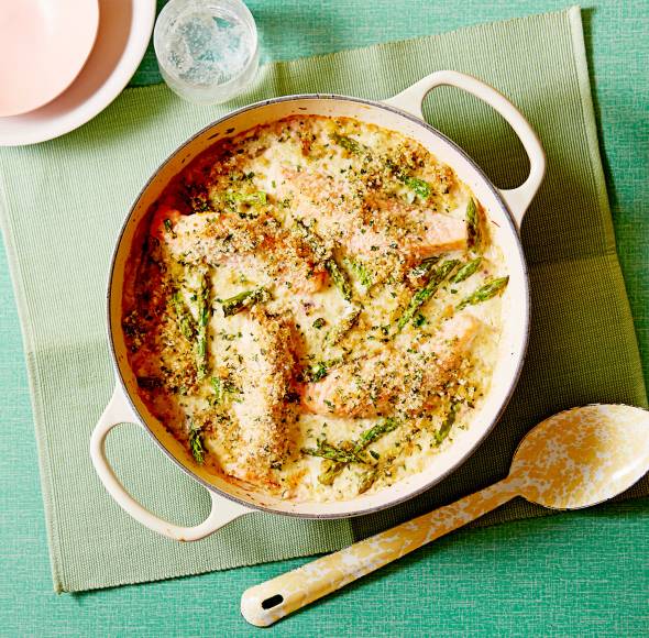 Ofenlachs mit Spargel und Zitronen-Sahne