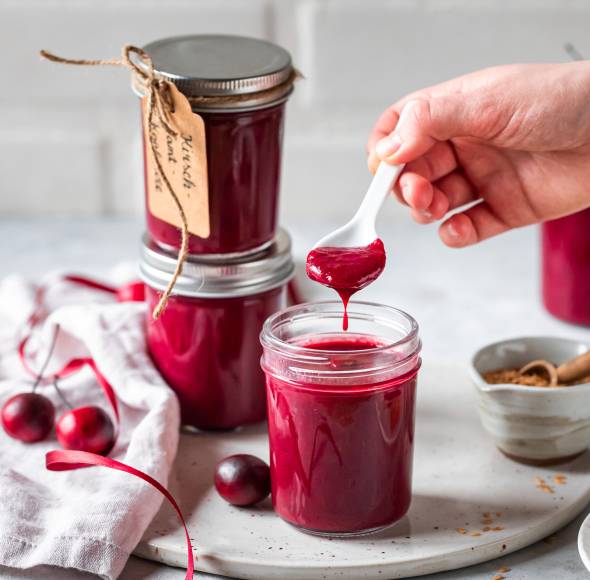 Seidige Kirsch-Samt-Konfitüre