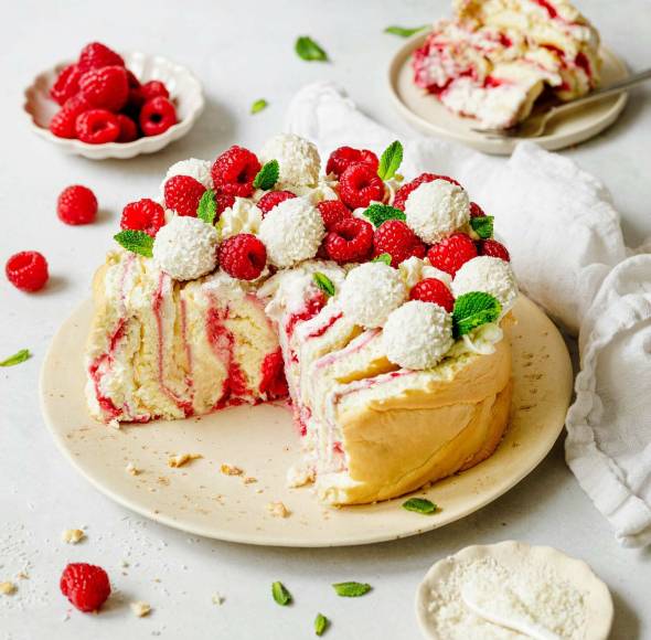 Himbeer-Wickeltorte mit Raffaello