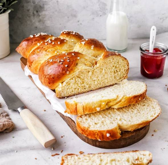 Klassischer Hefezopf mit Gelinggarantie