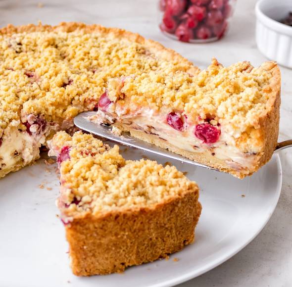 Stracciatella Streuselkuchen mit Kirschen