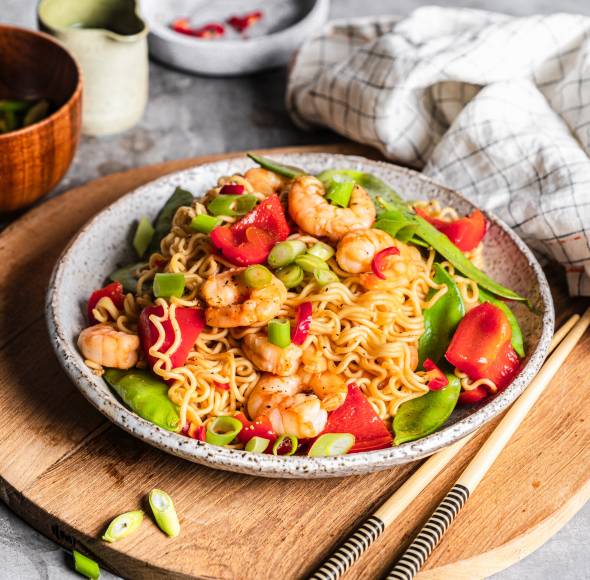 Scharfe Mie mit Garnelen