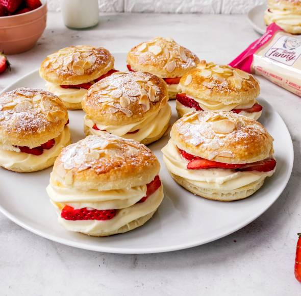 Schnelle Bienenstich Windbeutel