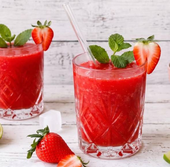 Alkoholfreier Frozen Erdbeer Limes