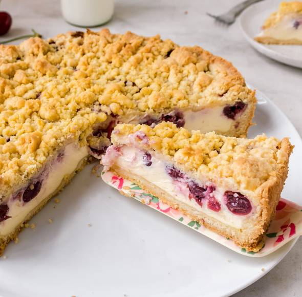 Kirsch-Streuselkuchen mit Schmand