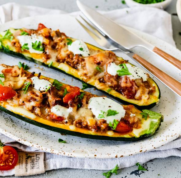 Mexikanische Zucchini Schiffchen mit Bolognese