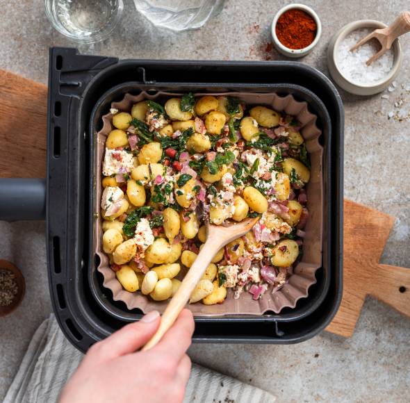 5-Zutaten-Schinken-Feta-Gnocchi im Airfryer