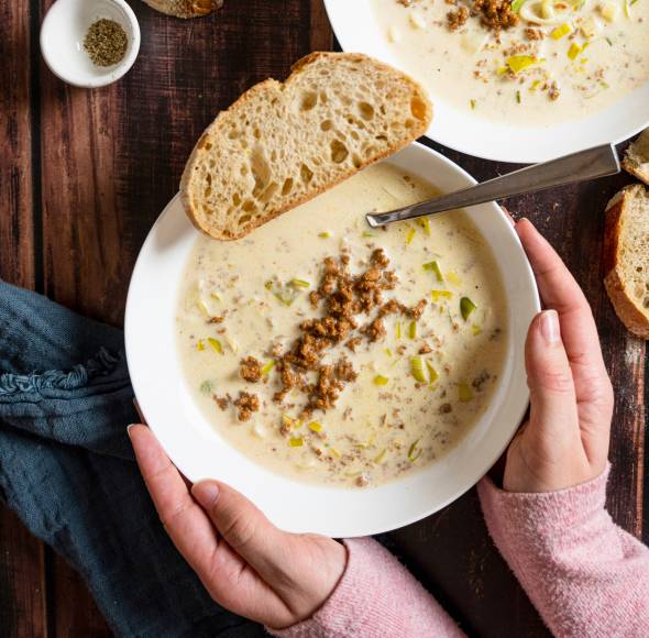Die einfachste Käse-Hack-Lauch-Suppe