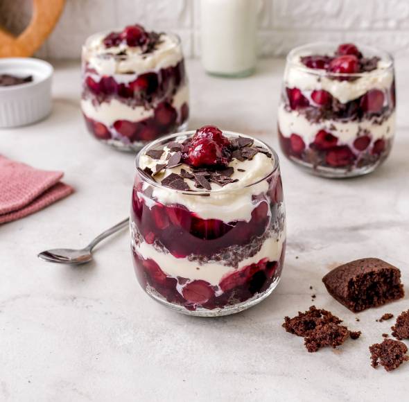 Schwarzwälder-Kirsch-Schicht-Dessert