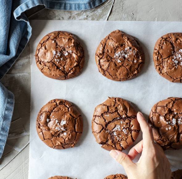 Softe Schoko-Cookies mit Meersalz