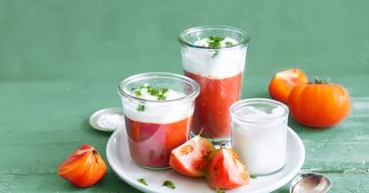 Kalte Tomatensuppe mit Meerrettichschaum