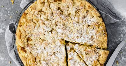 Kürbis-Apfel-Kuchen mit knusprigen Mandelstreuseln