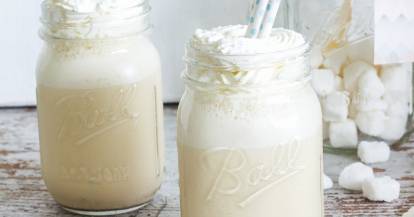 Weißer Eiskaffee-Milchshake