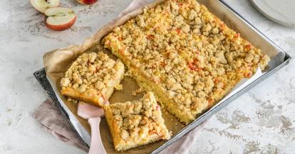 Apfel-Blechkuchen mit Streuseln