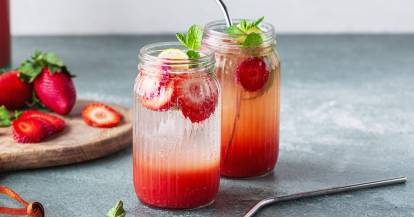 Erdbeer-Bowle mit Hugo