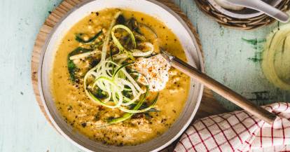 LC: Zucchini-Suppe mit Veggie-Hackfleisch und Zoodles