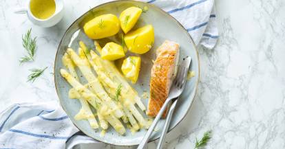 Spargel mit Lachs und Kartoffeln