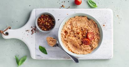 Pikanter Tomate-Mozzarella-Dip