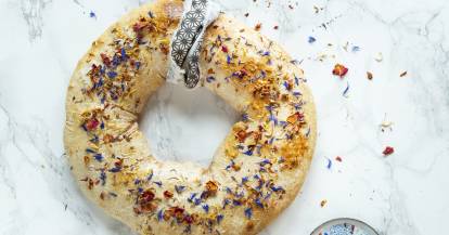 Sommerliches Blütenbrot