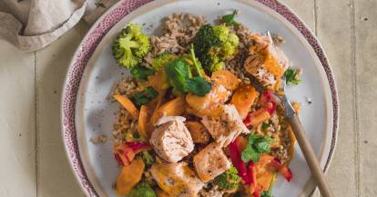 Lachs mit Dinkel und Gemüse