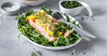 Lachs sous-vide mit Bratkartoffeln und Kräutersoße