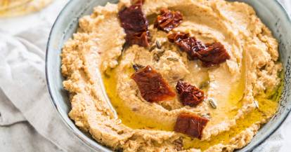Mediterraner Tomaten-Hummus