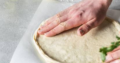 Ausrollen Pizzateig ausrollen Schritt für Schritt | ZauberMix