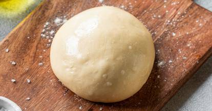 Basisrezept Flammkuchenteig