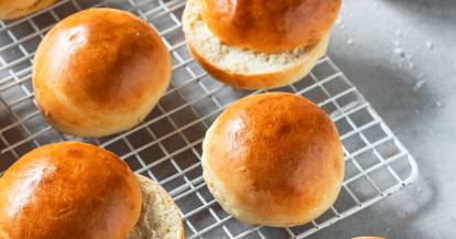 Einfache Burger Buns mit frischer Hefe